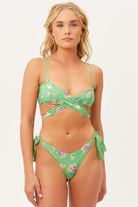 FrankiesBikinis-FalconTop-Meadow-Front.thumb.jpg.cecf09818b35b05019248150939b35b0.jpg