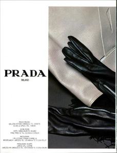 Grignaschi_Prada_Spring_Summer_1984_01.thumb.png.1420c730d6aba0008e8817844cc12385.png