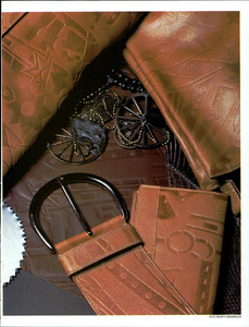 Grignaschi_Prada_Spring_Summer_1984_04.thumb.png.d76e4b7efe2b68e16fb3e11a7027e264.png