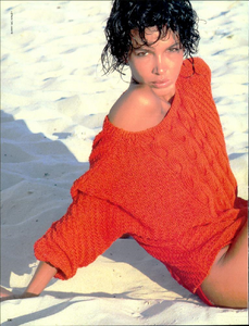 McKinley_Vogue_Italia_May_1984_04.thumb.png.0ff416c911873ac63481e02f4b58e607.png