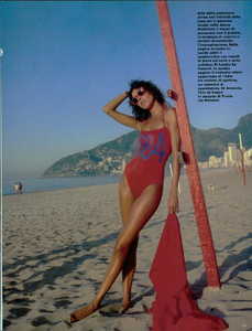 McKinley_Vogue_Italia_May_1984_09.thumb.png.dfbb21e3e0429e2114a5e518c535b206.png