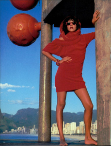 McKinley_Vogue_Italia_May_1984_14.thumb.png.6074ef209ae9531f24ba344059261538.png