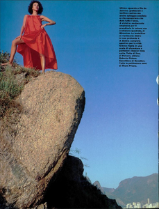 McKinley_Vogue_Italia_May_1984_16.thumb.png.db22dd0b42caaaeb974e487e1a62bd76.png