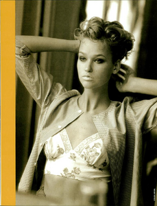 Meisel_Vogue_Italia_May_1984_04.thumb.png.c65f7443a3aefa074be4ac515b3c899d.png