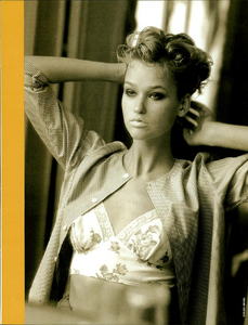 Meisel_Vogue_Italia_May_1984_04.thumb.png.e965a4526737ab6add4ed5097b4ac2d7.png