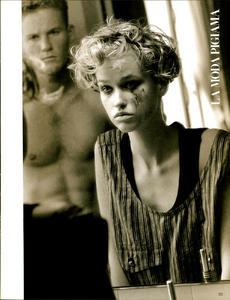 Meisel_Vogue_Italia_May_1984_08.thumb.png.c2c90bdf4a6c1c5177bfb10fb0b51c47.png