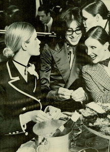 Metti_von_Wangenheim_Vogue_Italia_February_1971_03.thumb.png.50af1f4b16bf5da9d3ed5a5c7b1d2c29.png