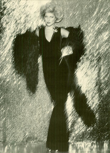 Nera_Barbieri_Vogue_Italia_December_1973_05.thumb.png.ea5462179f118b3c01d243c7536b6547.png