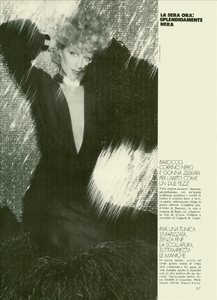 Nera_Barbieri_Vogue_Italia_December_1973_08.thumb.png.2df65309f8e7a4dc1424469cb10946fa.png