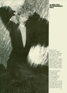 Nera_Barbieri_Vogue_Italia_December_1973_08.thumb.png.4053cd7cda5aa80fb49f61ba92dfdb29.png