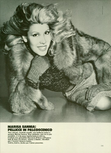 Pellicce_Vogue_Italia_December_1973_02.thumb.png.b5d8342c4e8ecc3e7e1dd79d76bfbc8f.png