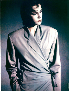 Roversi_Vogue_Italia_January_1984_06.thumb.png.be44d1a39c366839917a9d245ab87ccb.png