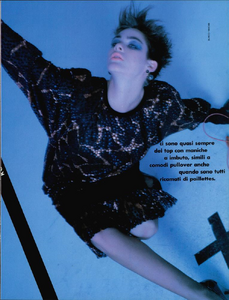 Seta_Comte_Vogue_Italia_September_02_1984_04.thumb.png.5b960e98d9691eea66976fdf6d27dc34.png