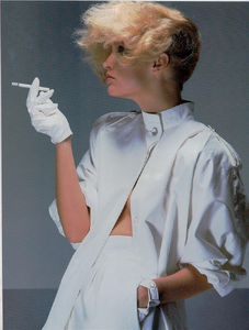 Watson_Vogue_Italia_January_1984_05.thumb.png.3d76161c8008eda40d63ab91fe1bbbb9.png