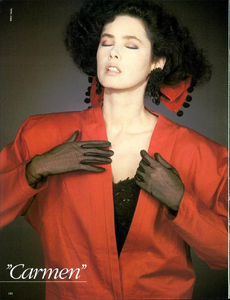 Yavel_Vogue_Italia_May_1984_03.thumb.png.95dfb04d442514876842296f31a10992.png