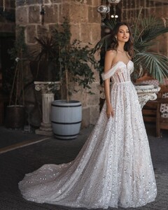 bianco.dresses_262671495_629178701766053_20111876831057949_n.jpg