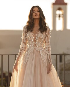 bianco.dresses_262908341_634427711254503_53484680814568503_n.jpg