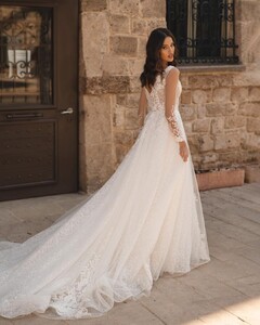 bianco.dresses_263802829_621451825726882_4604884634974857634_n.jpg