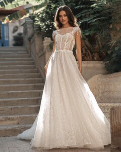 bianco.dresses_263824648_2898509193772972_3549217356963674361_n.jpg