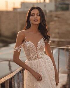 bianco.dresses_265312821_439755174304965_5873911027305821309_n.jpg