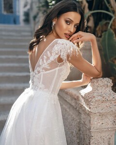 bianco.dresses_277935189_1312354869249010_2006696156372718527_n.jpg