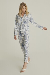 bleu-blanc-viscose-floral-pyjama-suit-viscose-pyjamas-house-of-silk-addtocart-house-of-silk-3206-13-B.thumb.jpg.3de46f618dc2bdb7d80b151025e1066c.jpg