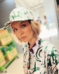emiliemolby_pro_300628101_586723489623838_6087742355989133160_n.jpg