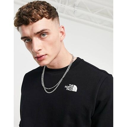 Does anyone know who this Asos model is ?