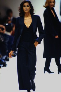 jil-sander-fw-92-2.thumb.jpg.9ed7347204a16c257ee0bfc841c2bb70.jpg