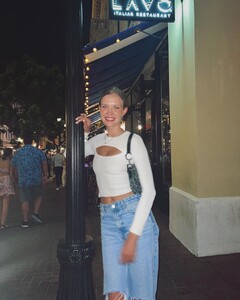josephineskriver_297285580_150183680947701_5006571957330558724_n.jpg