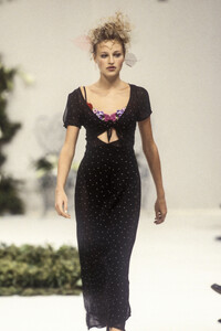 lolita-lempicka-ss-99-4.thumb.jpg.1983ca94669fb8f848c4deca5d92185d.jpg