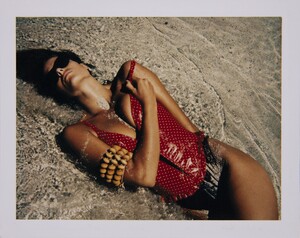 marco_glaviano-harper-s-bazaar-2-polaroid_collection_1970_2000-10_7x8_5cm.jpg
