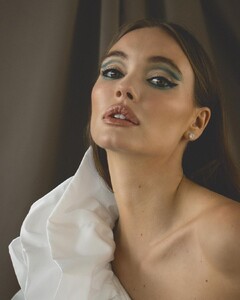 ninarajak_bridal_277694425_685306542921512_8515741559067354981_n.jpg