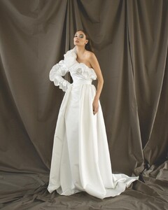 ninarajak_bridal_277819577_4867181356732329_5334489857885828310_n.jpg