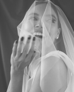 ninarajak_bridal_278340841_1404218103362717_2857273148265381137_n.jpg