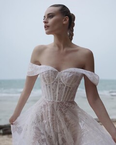 sarah.shawah.couture_275937395_2163340993825676_7995845282436699626_n.jpg