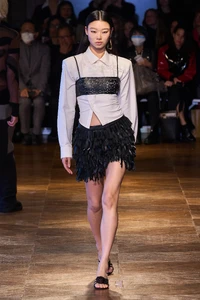 00007-koche-spring-2023-ready-to-wear-credit-gorunway.thumb.webp.aebeda428b89e24217446fe1c2489499.webp