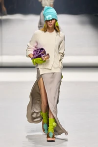 00015-fendi-resort-2023-ready-to-wear-credit-gorunway.thumb.webp.4384a8d6b1fa267e1a7371076329dfc6.webp