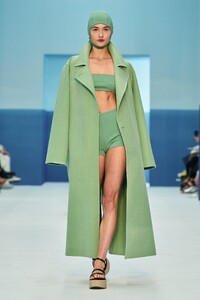 00029-max-mara-spring-2023-ready-to-wear-credit-gorunway.jpg