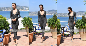 1103946401_JosephineSkriver-CannesFilmFestival@Antibes2022_05_1814.thumb.jpg.cb22fed7732f26f8de56f8fe2964ff39.jpg