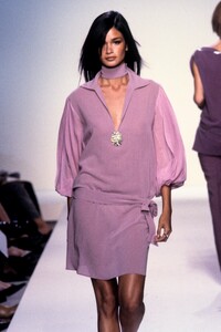 1156375370_VictorAlfaro2001WomenRTW44.thumb.jpg.3ba6ff41271a6a891a8354930e20f6f0.jpg