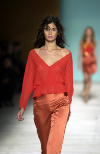 11733654_VersusbyDonatella2001WomenRTW4.thumb.jpg.fa85f493244b207072cb63f331408ea9.jpg