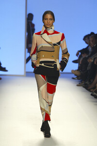 1185275824_EmilioPucci2003WomenRTW28.thumb.jpg.a7392dd16d0340a95a396d891907d7e7.jpg