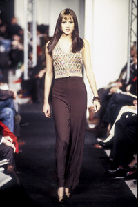 1214477704_Missoni1993WomenRTW8.thumb.jpg.3ef3f1b317ee9d092d77a4d4e4c5f4f6.jpg