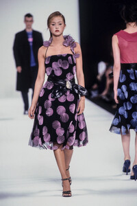 1259949947_MarcJacobs2001WomenRTW75.thumb.jpg.ea7b9cd289f43492d2f62c79e5eac017.jpg