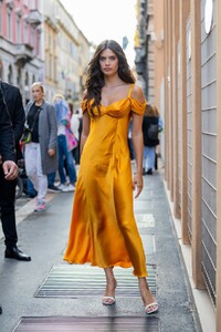 1392692074_1426005378StreetStyle-Day2-MilanFashionWeekWomenswearSpring-Summer2023.thumb.jpg.d6f6c6c0d676be55feba5d32ee74355a.jpg