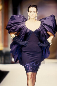 1474857747_ChristianDior1993HauteCouture130.thumb.jpg.2836865af63777ef2400359569b9e69c.jpg