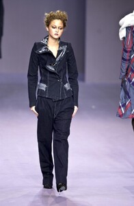 1485434031_SoniaRykiel2001WomenRTW99.thumb.jpg.d6baad793ad7b32510dbc3579762d272.jpg