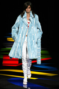 1538948718_VersusbyDonatella2002WomenRTW1.thumb.jpg.1211932f1f78827b58b5ac44b2090525.jpg
