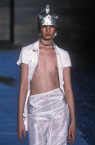 1568438825_RifatOzbek1998WomenRTW59.thumb.jpg.d0032f20674e53f548f55a6b2554285b.jpg